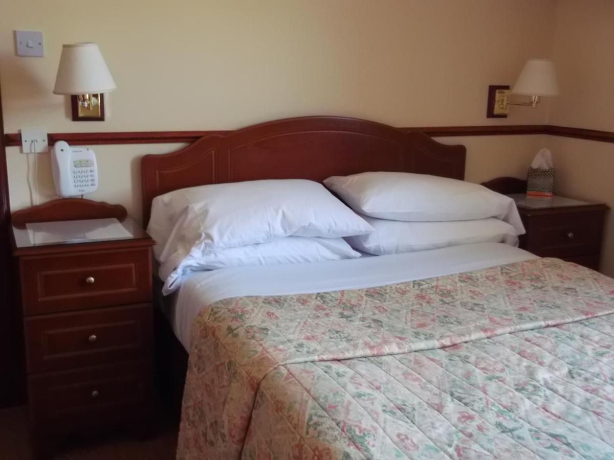 Caledonian Hotel Форт Аугустус Экстерьер фото