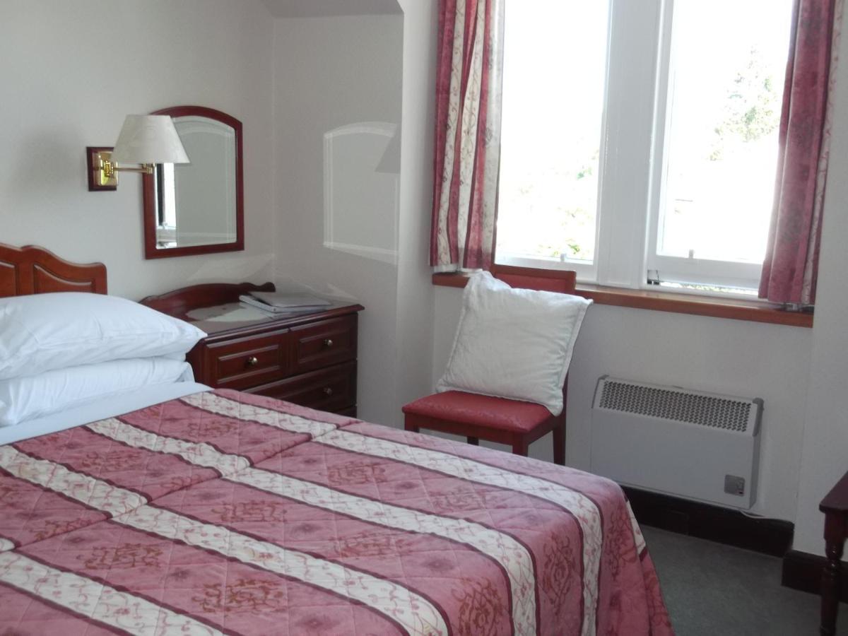 Caledonian Hotel Форт Аугустус Экстерьер фото