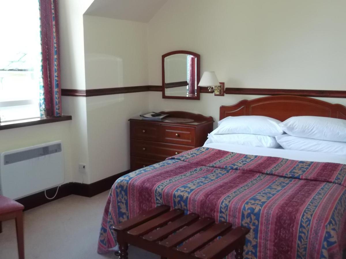 Caledonian Hotel Форт Аугустус Экстерьер фото